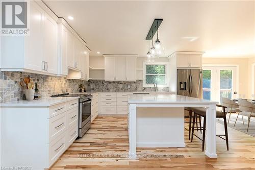 318743 Grey Road 1 Road, Georgian Bluffs, ON - Indoor Photo Showing Kitchen With Upgraded Kitchen