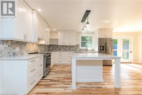 318743 Grey Road 1 Road, Georgian Bluffs, ON - Indoor Photo Showing Kitchen With Upgraded Kitchen