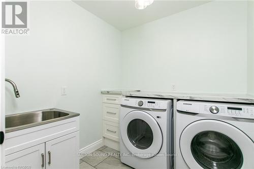 318743 Grey Road 1 Road, Georgian Bluffs, ON - Indoor Photo Showing Laundry Room