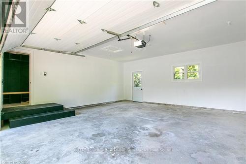 318743 Grey Road 1 Road, Georgian Bluffs, ON - Indoor Photo Showing Garage