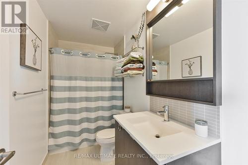 2108 - 2560 Eglinton Avenue W, Mississauga, ON - Indoor Photo Showing Bathroom