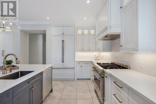 1189 Sienna Street, Mississauga, ON - Indoor Photo Showing Kitchen With Upgraded Kitchen