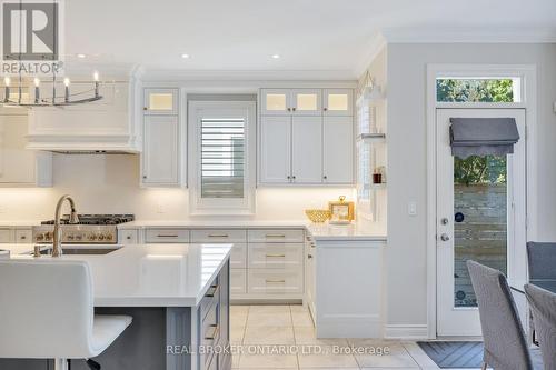 1189 Sienna Street, Mississauga, ON - Indoor Photo Showing Kitchen With Upgraded Kitchen