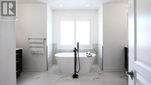 1189 Sienna Street, Mississauga, ON - Indoor Photo Showing Bathroom