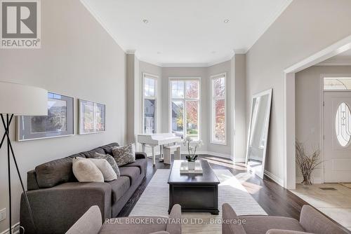 1189 Sienna Street, Mississauga, ON - Indoor Photo Showing Living Room