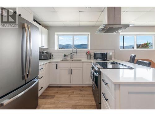 4258 Sage Mesa Drive, Penticton, BC - Indoor Photo Showing Kitchen