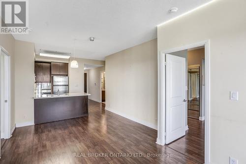 4607 - 60 Absolute Avenue E, Mississauga, ON - Indoor Photo Showing Kitchen