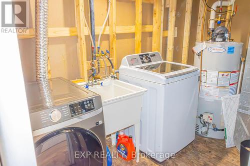 20 Curzon Crescent, Guelph, ON - Indoor Photo Showing Laundry Room