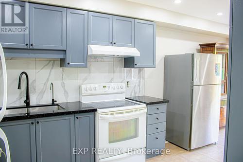 20 Curzon Crescent, Guelph, ON - Indoor Photo Showing Kitchen