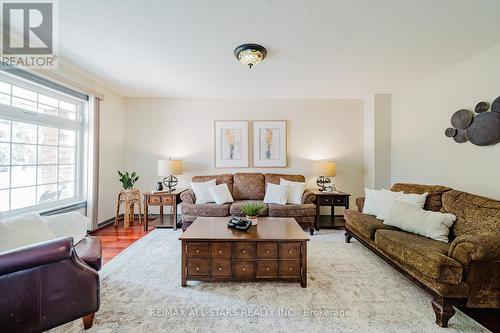 7 Conistan Road, Markham, ON - Indoor Photo Showing Living Room