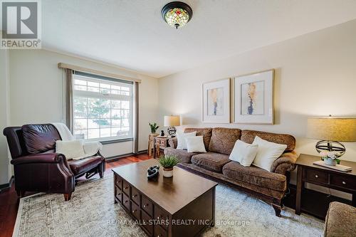 7 Conistan Road, Markham, ON - Indoor Photo Showing Living Room