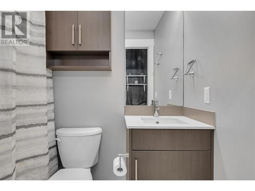 925 Leon Avenue Unit# 441, Kelowna, BC - Indoor Photo Showing Bathroom