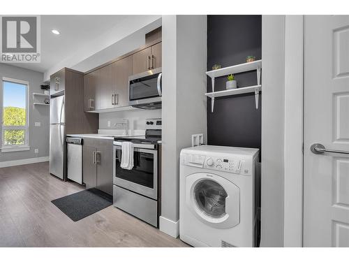 925 Leon Avenue Unit# 441, Kelowna, BC - Indoor Photo Showing Laundry Room