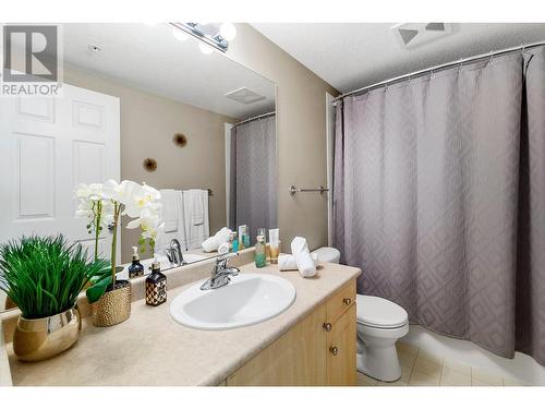 1088 Sunset Drive Unit# 409, Kelowna, BC - Indoor Photo Showing Bathroom