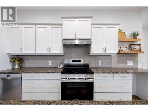 2060 Sunview Drive, West Kelowna, BC - Indoor Photo Showing Kitchen