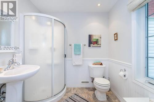 19 Fox Street, Penetanguishene, ON - Indoor Photo Showing Bathroom