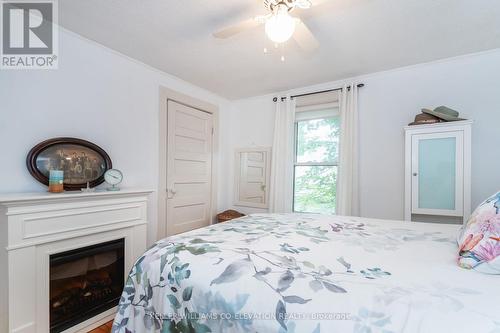 19 Fox Street, Penetanguishene, ON - Indoor Photo Showing Bedroom