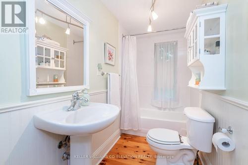 19 Fox Street, Penetanguishene, ON - Indoor Photo Showing Bathroom