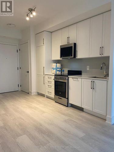 2450 Old Bronte Road, Oakville, ON - Indoor Photo Showing Kitchen