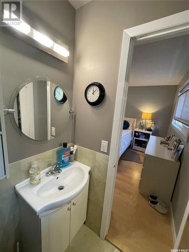 2703 18Th Street W, Saskatoon, SK - Indoor Photo Showing Bathroom