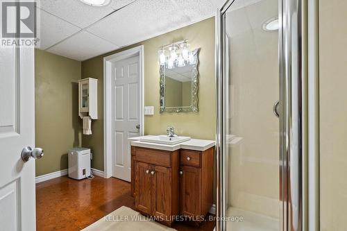 10759 Sunset Road, Southwold (Talbotville), ON - Indoor Photo Showing Bathroom