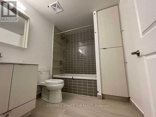 705 - 4675 Metcalfe Avenue, Mississauga, ON - Indoor Photo Showing Bathroom