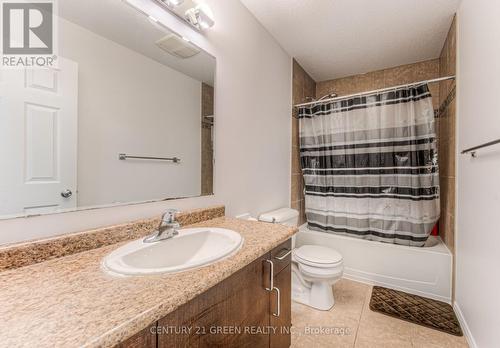 1374 Countrystone Drive, Kitchener, ON - Indoor Photo Showing Bathroom