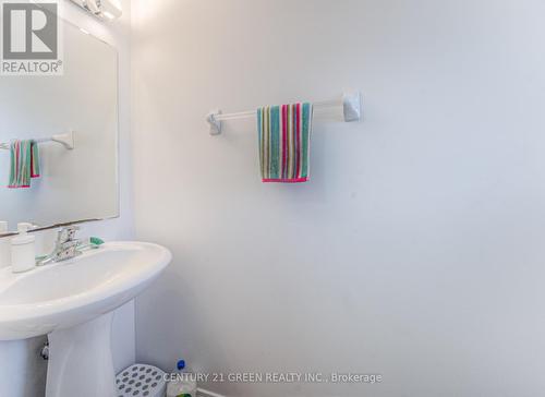 1374 Countrystone Drive, Kitchener, ON - Indoor Photo Showing Bathroom