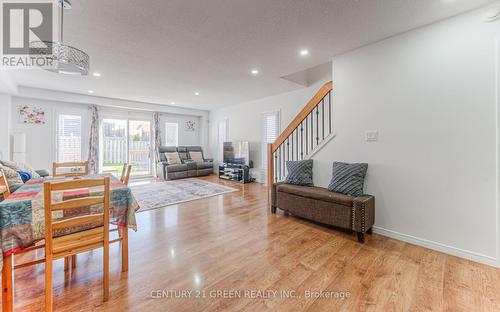 1374 Countrystone Drive, Kitchener, ON - Indoor Photo Showing Living Room