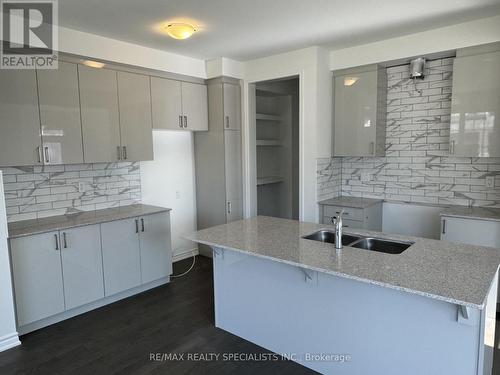 20 Elderberry Street, Caledon, ON - Indoor Photo Showing Kitchen With Double Sink With Upgraded Kitchen