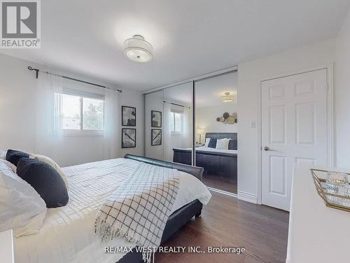 621 Ariel Crescent, Pickering, ON - Indoor Photo Showing Bedroom