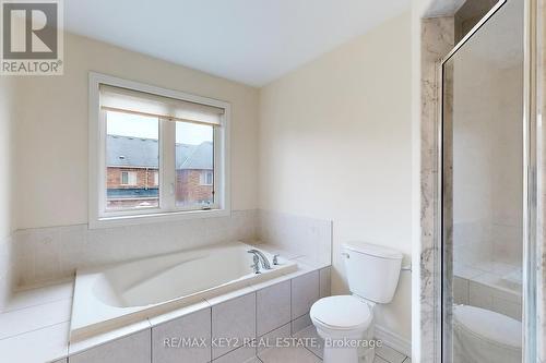 41 Westport Drive, Whitby, ON - Indoor Photo Showing Bathroom