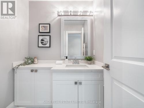 72 Curzon Street, Toronto, ON - Indoor Photo Showing Bathroom