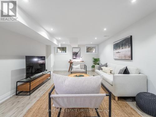 72 Curzon Street, Toronto, ON - Indoor Photo Showing Living Room