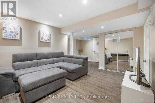 120 Belvia Drive, Vaughan, ON - Indoor Photo Showing Living Room