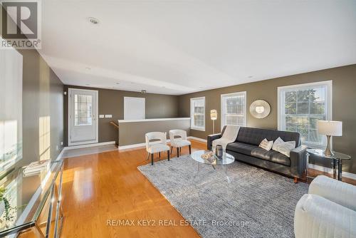 54 Betty Roman Boulevard, Markham, ON - Indoor Photo Showing Living Room