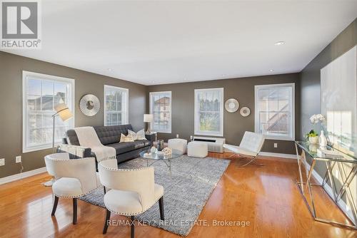 54 Betty Roman Boulevard, Markham, ON - Indoor Photo Showing Living Room