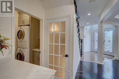 47 Rush Road, Aurora, ON - Indoor Photo Showing Laundry Room