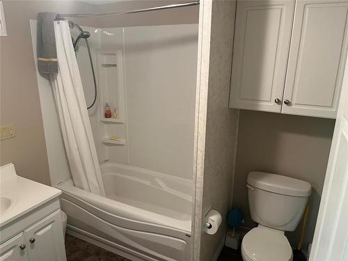 Swan River, Manitoba - Indoor Photo Showing Bathroom