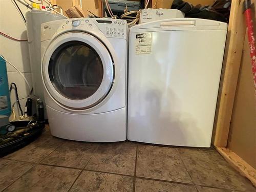 Swan River, Manitoba - Indoor Photo Showing Laundry Room