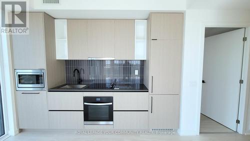 1303 - 1285 Dupont Street, Toronto, ON - Indoor Photo Showing Kitchen