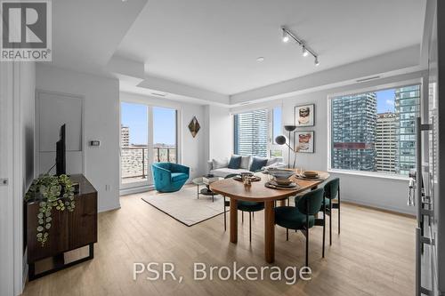 3509 - 101 Roehampton Avenue, Toronto, ON - Indoor Photo Showing Dining Room