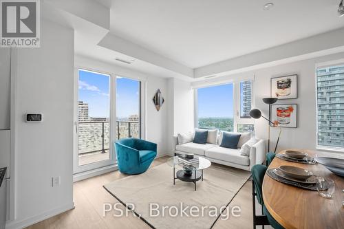 3509 - 101 Roehampton Avenue, Toronto, ON - Indoor Photo Showing Living Room