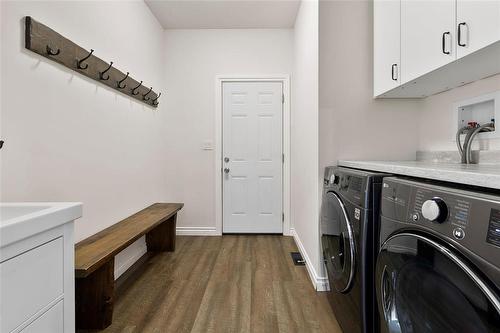 1 Arthur Fiola Place, Ste Anne, MB - Indoor Photo Showing Laundry Room