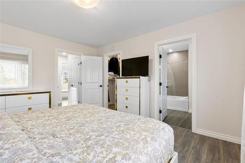 1 Arthur Fiola Place, Ste Anne, MB - Indoor Photo Showing Bedroom