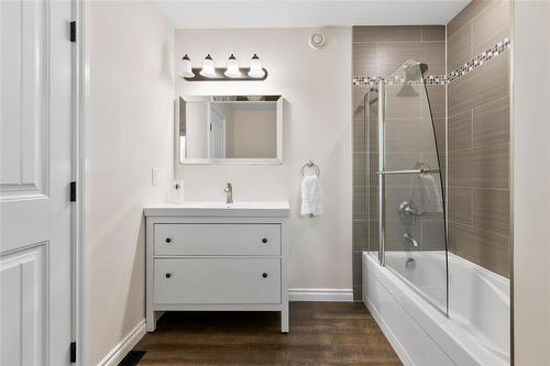 1 Arthur Fiola Place, Ste Anne, MB - Indoor Photo Showing Bathroom