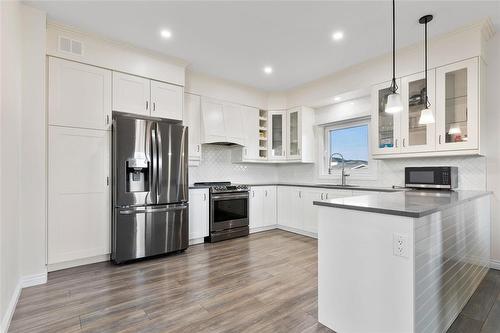 1 Arthur Fiola Place, Ste Anne, MB - Indoor Photo Showing Kitchen With Upgraded Kitchen