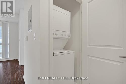 413 - 35 Hayden Street, Toronto, ON -  Photo Showing Laundry Room