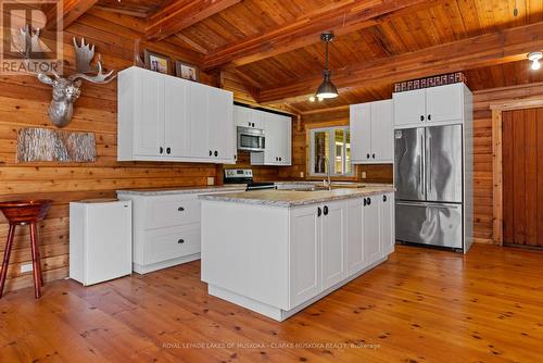 215 Crane Lake Way, The Archipelago, ON - Indoor Photo Showing Kitchen With Double Sink