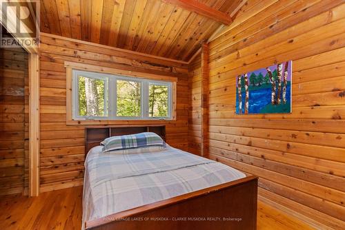 215 Crane Lake Way, The Archipelago, ON - Indoor Photo Showing Bedroom